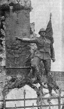 Trevi - Collegio Lucarini -Monumento ai Caduti (da Bonaca)