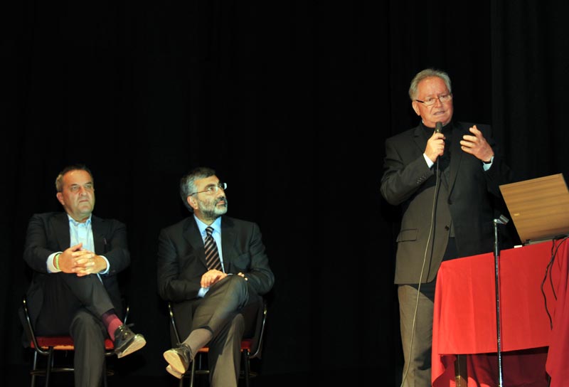 Trevi Premia il prof. Claudio Santoni - Foto