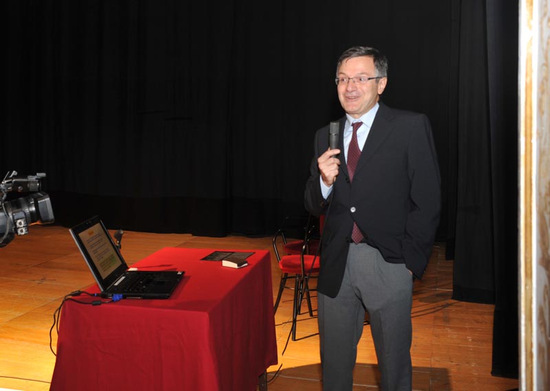 Trevi Premia il prof. Claudio Santoni - Foto