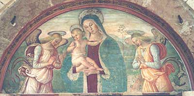 Trevi, Chiesa di S. Martino. Lunetta sopra portale di Tiberio d'Assisi