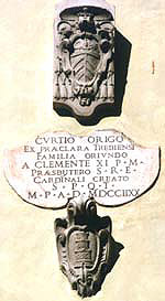 Trevi - Facciata del Palazzo Comunale, Epigrafe di Curzio Origo